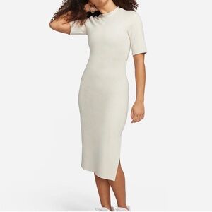 NIKE sportswear essential